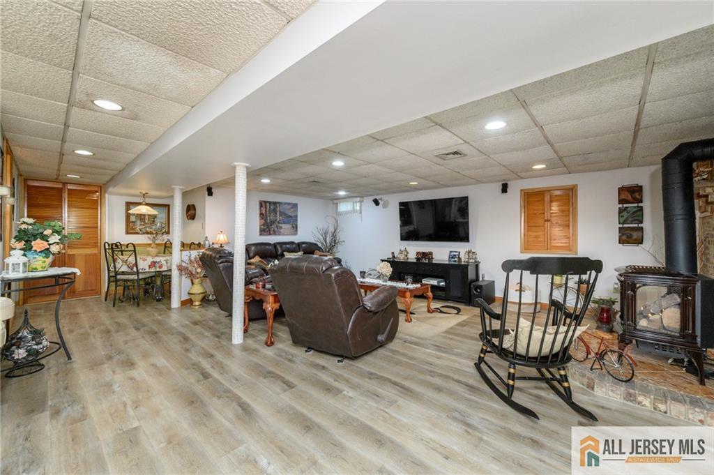 124 Inwood Avenue Colonia NJ 07067