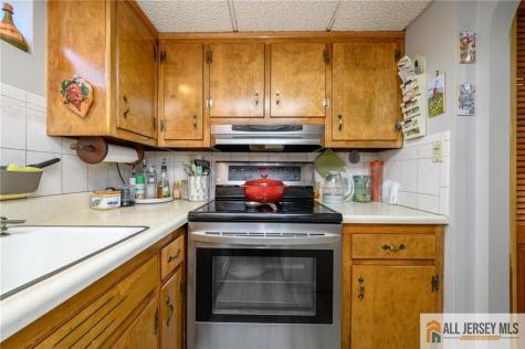 124 Inwood Avenue Colonia NJ 07067