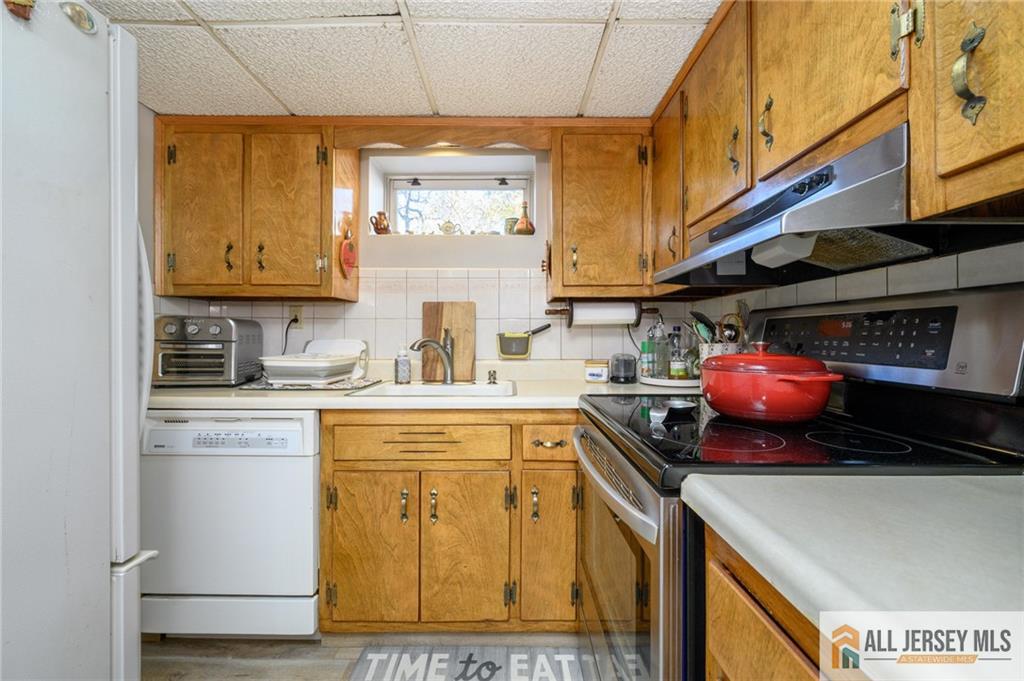 124 Inwood Avenue Colonia NJ 07067