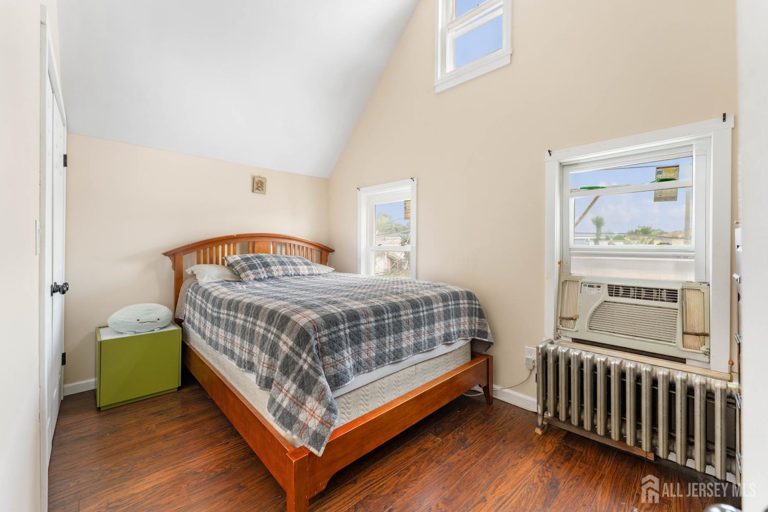 27 Division Street South River NJ 08882