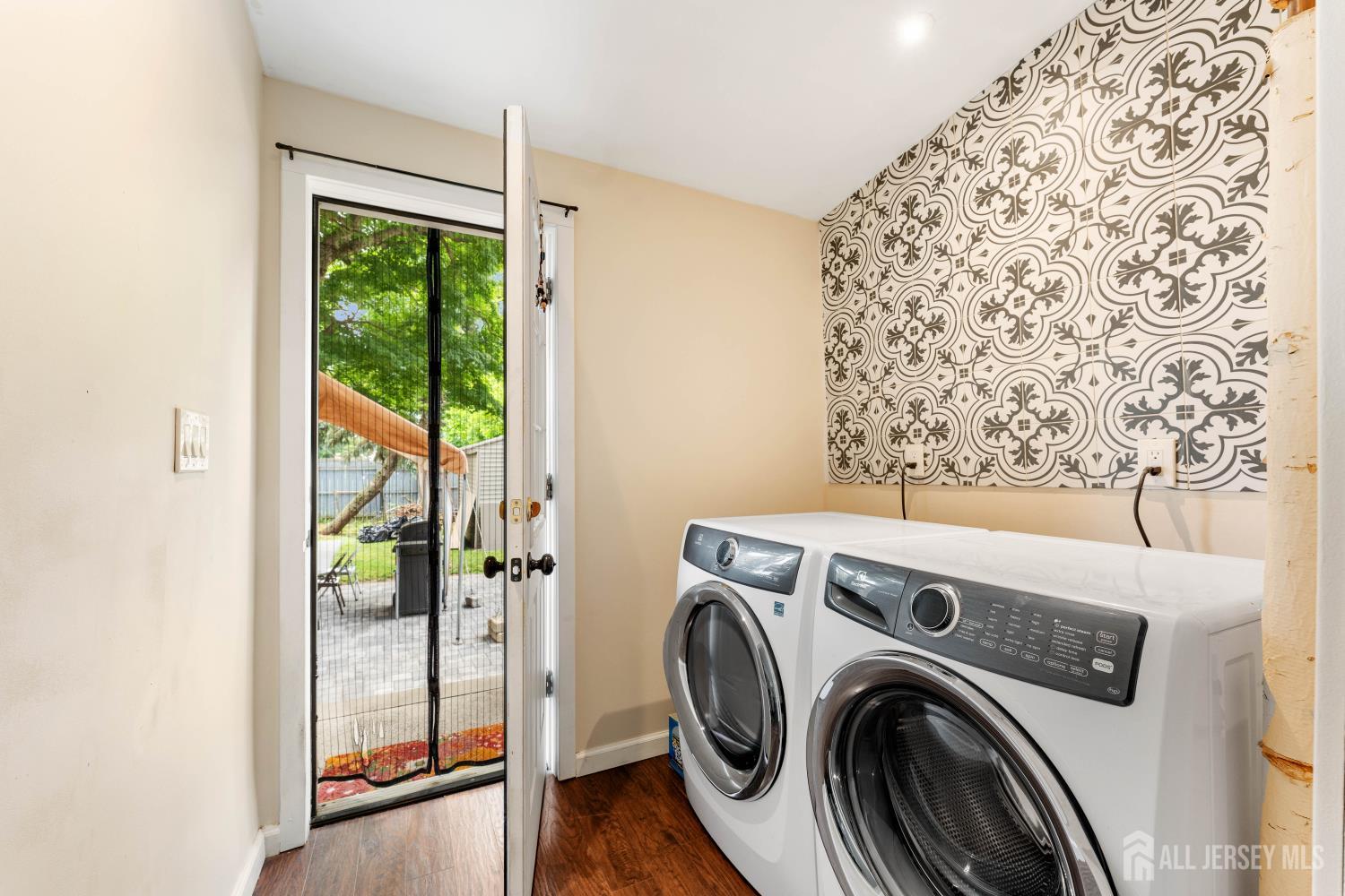 27 Division Street South River NJ 08882