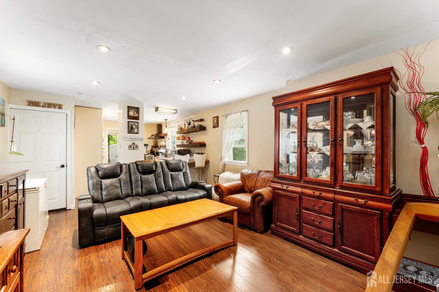 27 Division Street South River NJ 08882