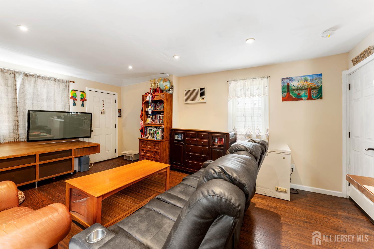 27 Division Street South River NJ 08882