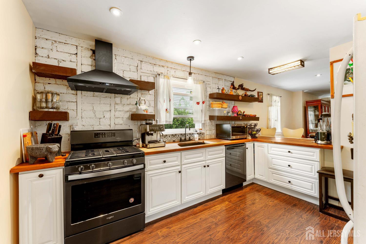 27 Division Street South River NJ 08882