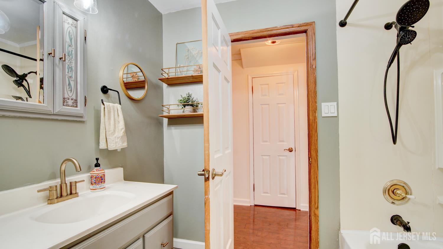 44 Briarwood Avenue Keansburg NJ 07734