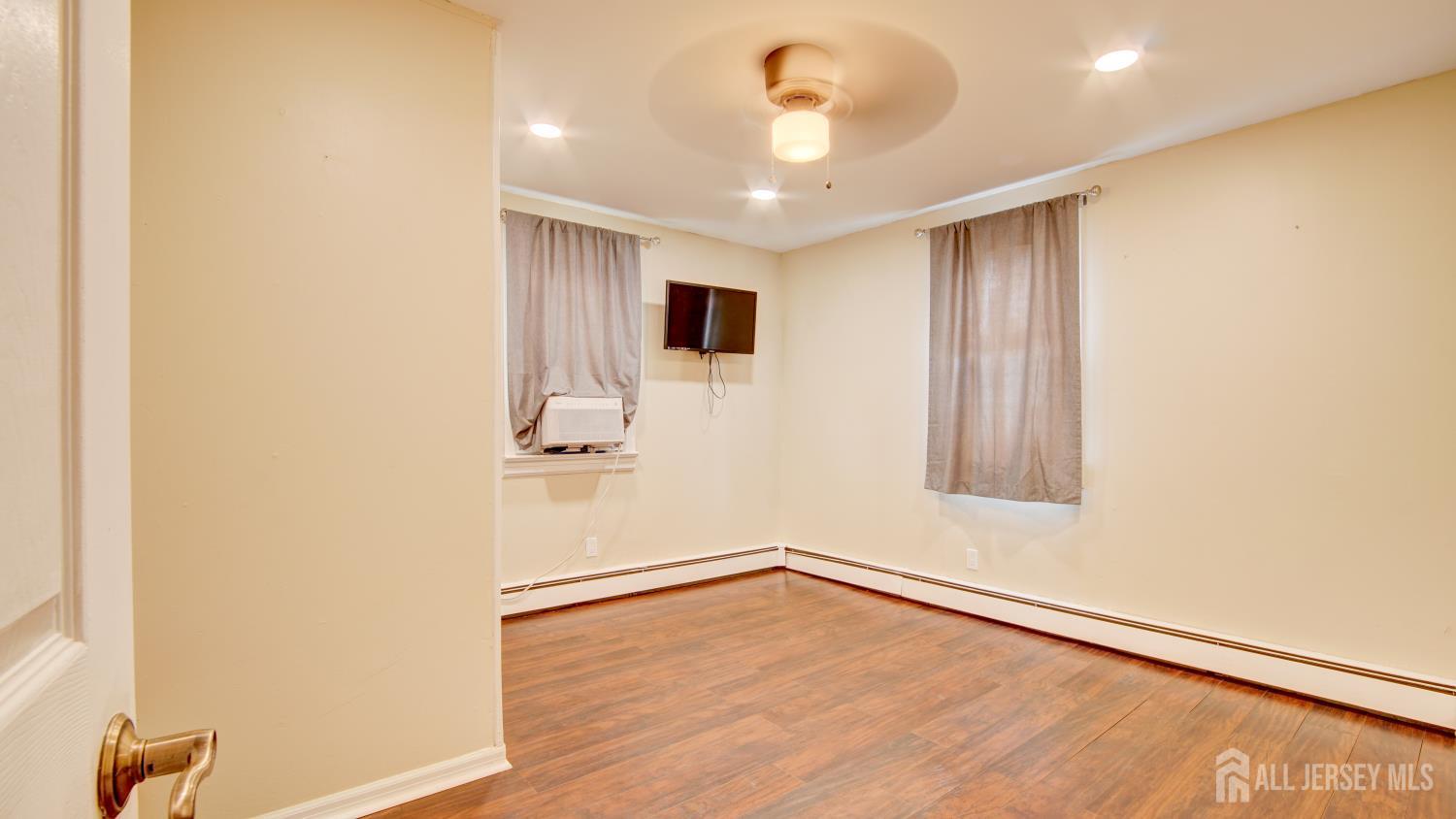 44 Briarwood Avenue Keansburg NJ 07734