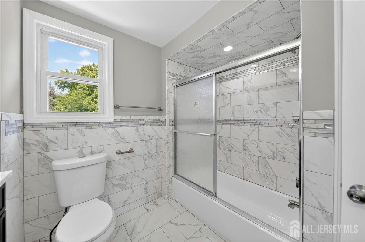 103 Minna Avenue Avenel NJ 07001