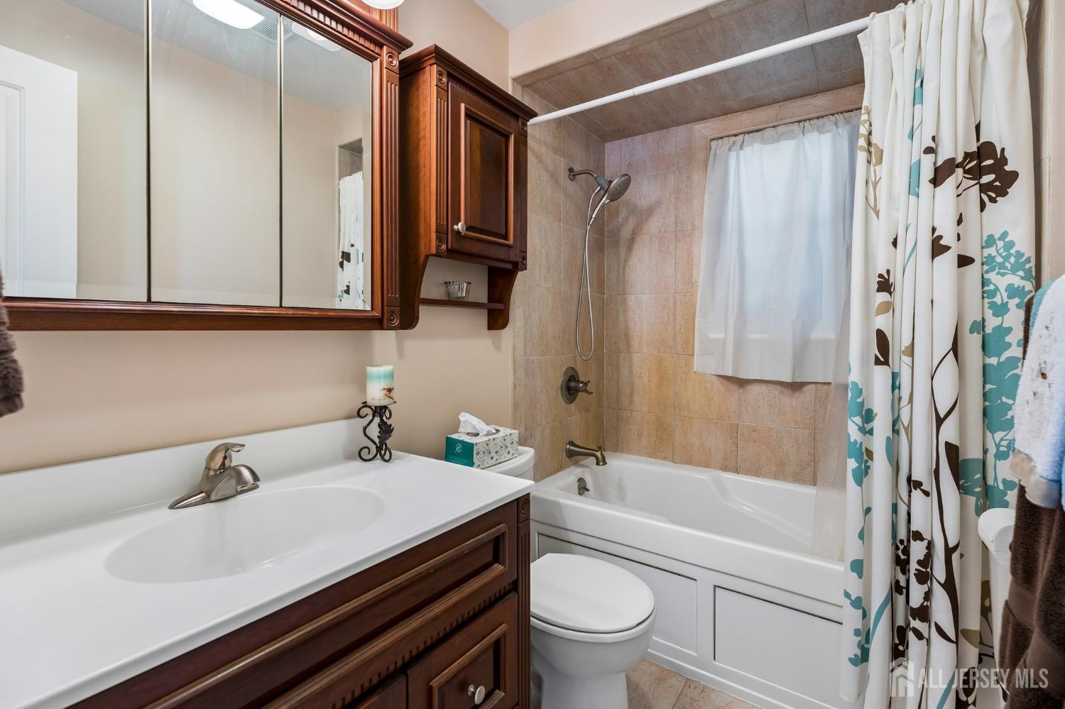 319 Edgeworth Street Middlesex NJ 08846