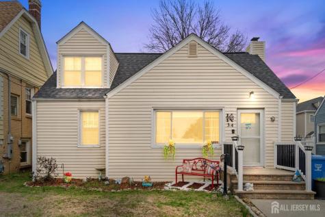 34 Ling Street Fords NJ 08863