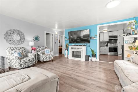 34 Ling Street Fords NJ 08863