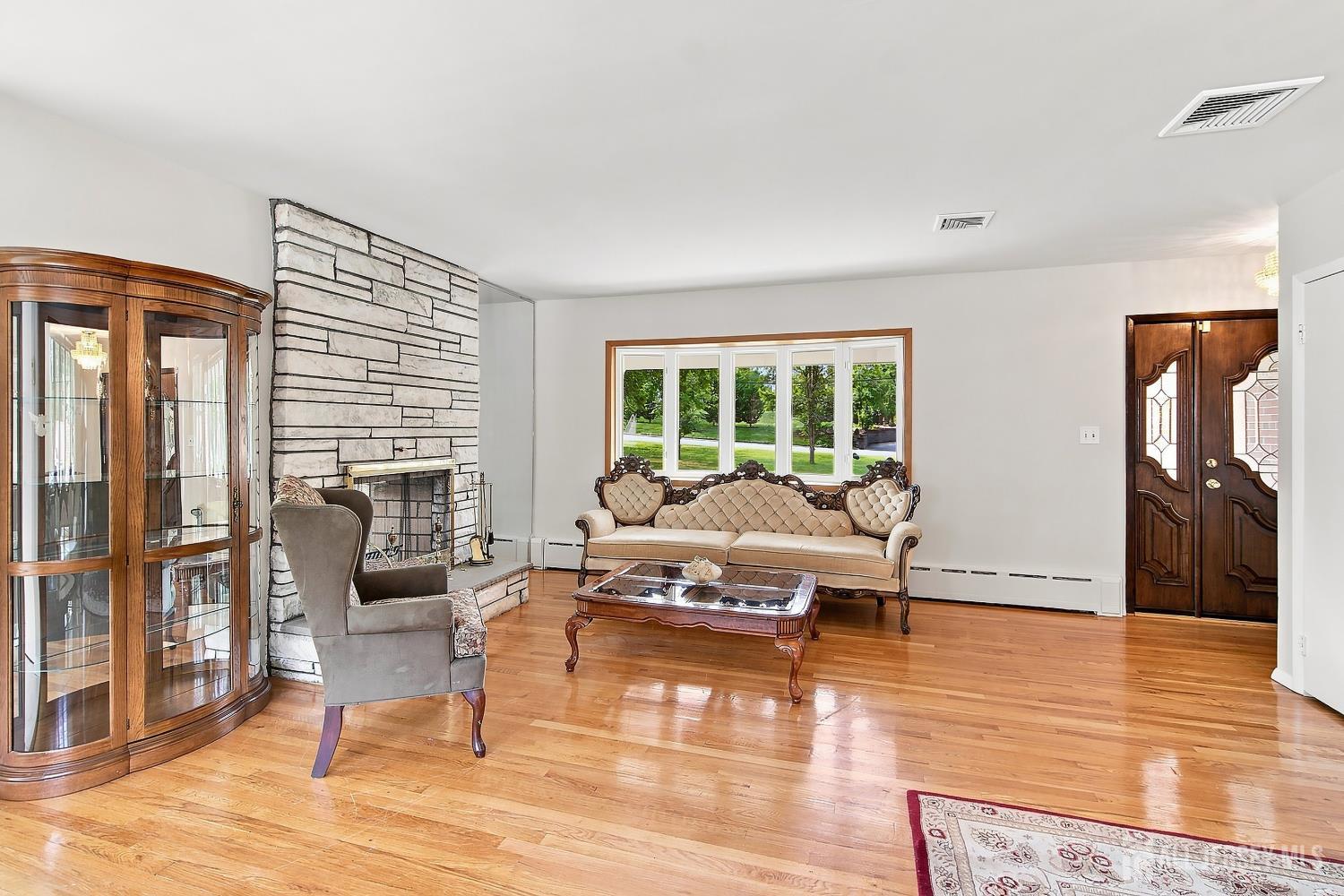 189 Kensington Avenue Colonia NJ 07067