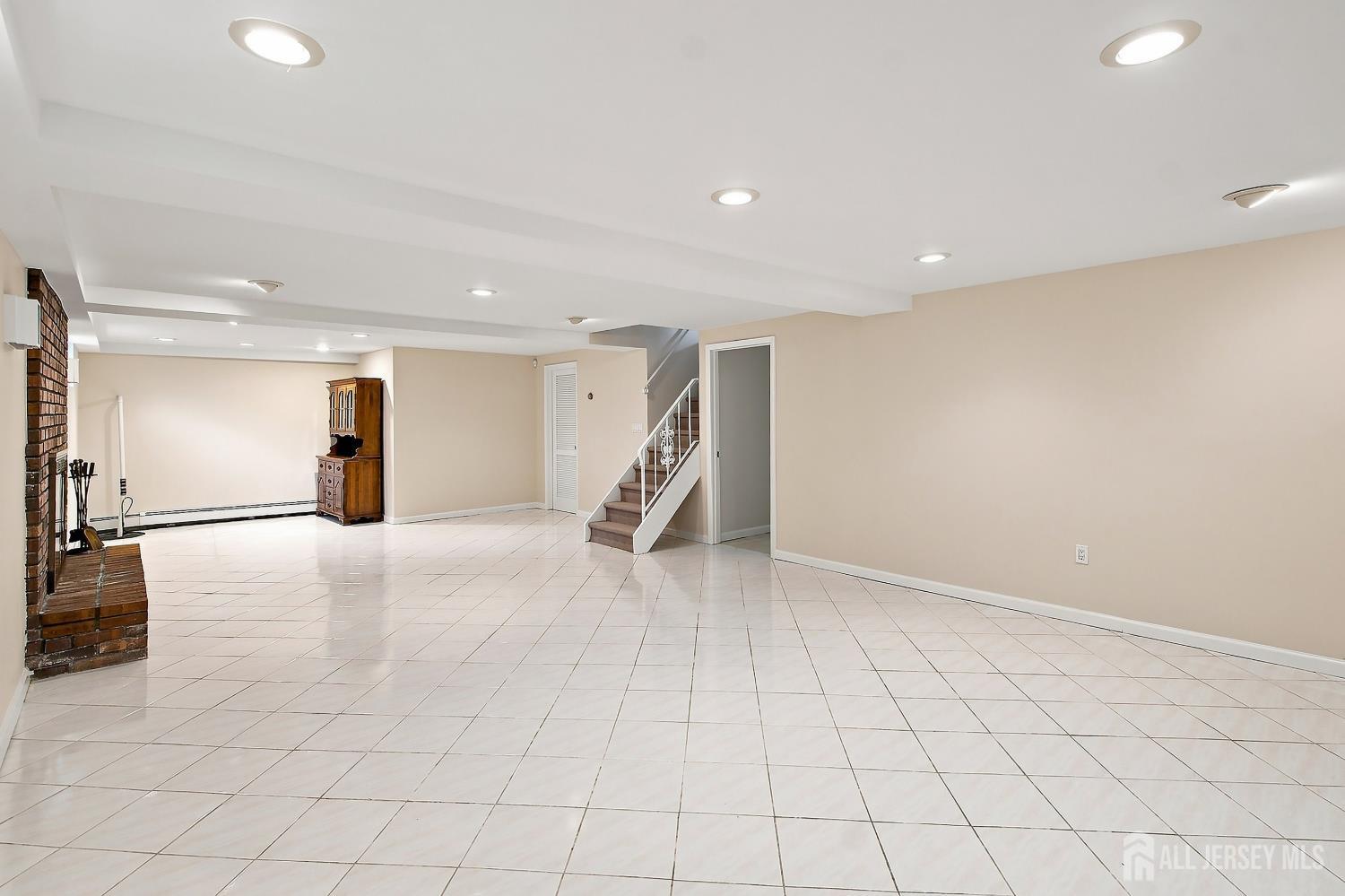 189 Kensington Avenue Colonia NJ 07067