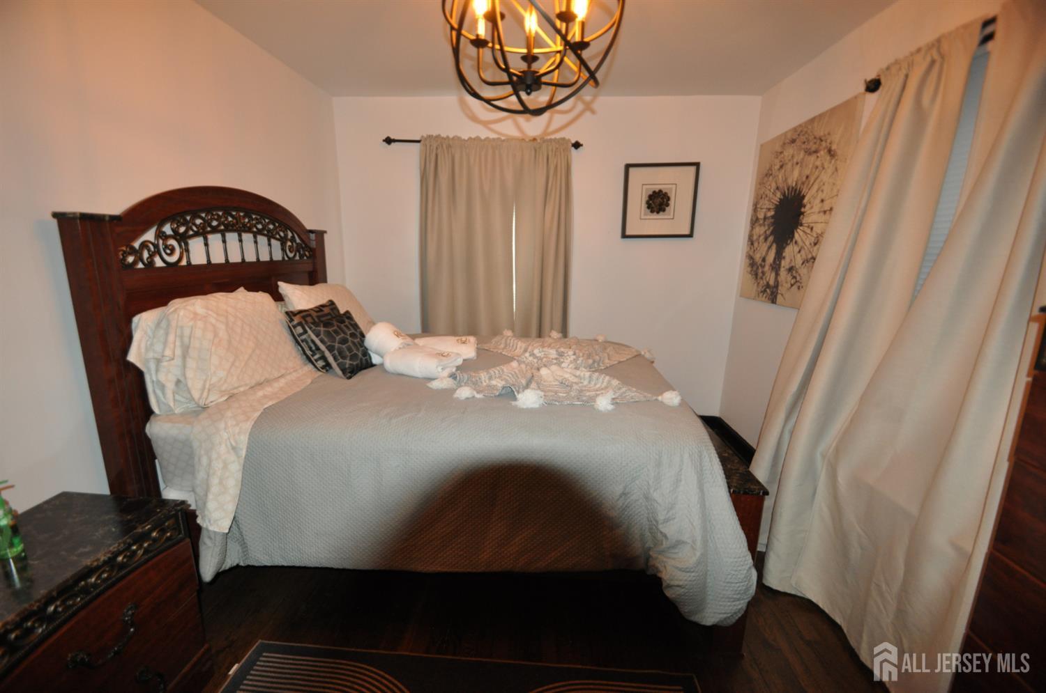 20 Maine Avenue Carteret NJ 07008