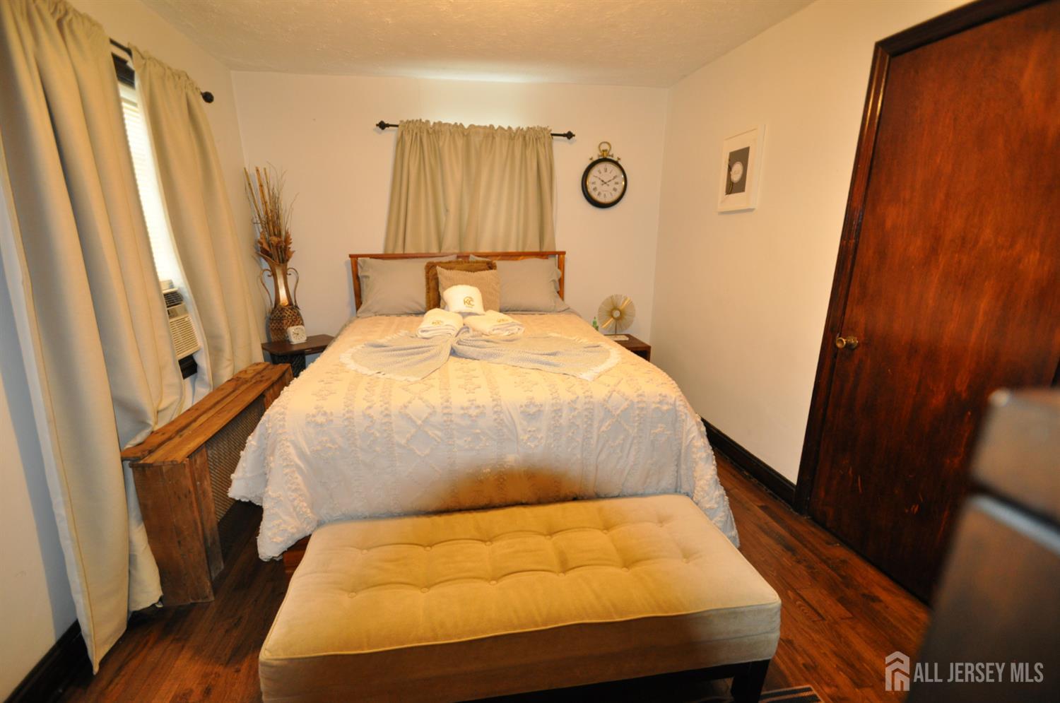20 Maine Avenue Carteret NJ 07008