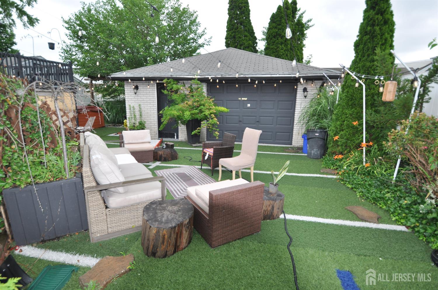 20 Maine Avenue Carteret NJ 07008