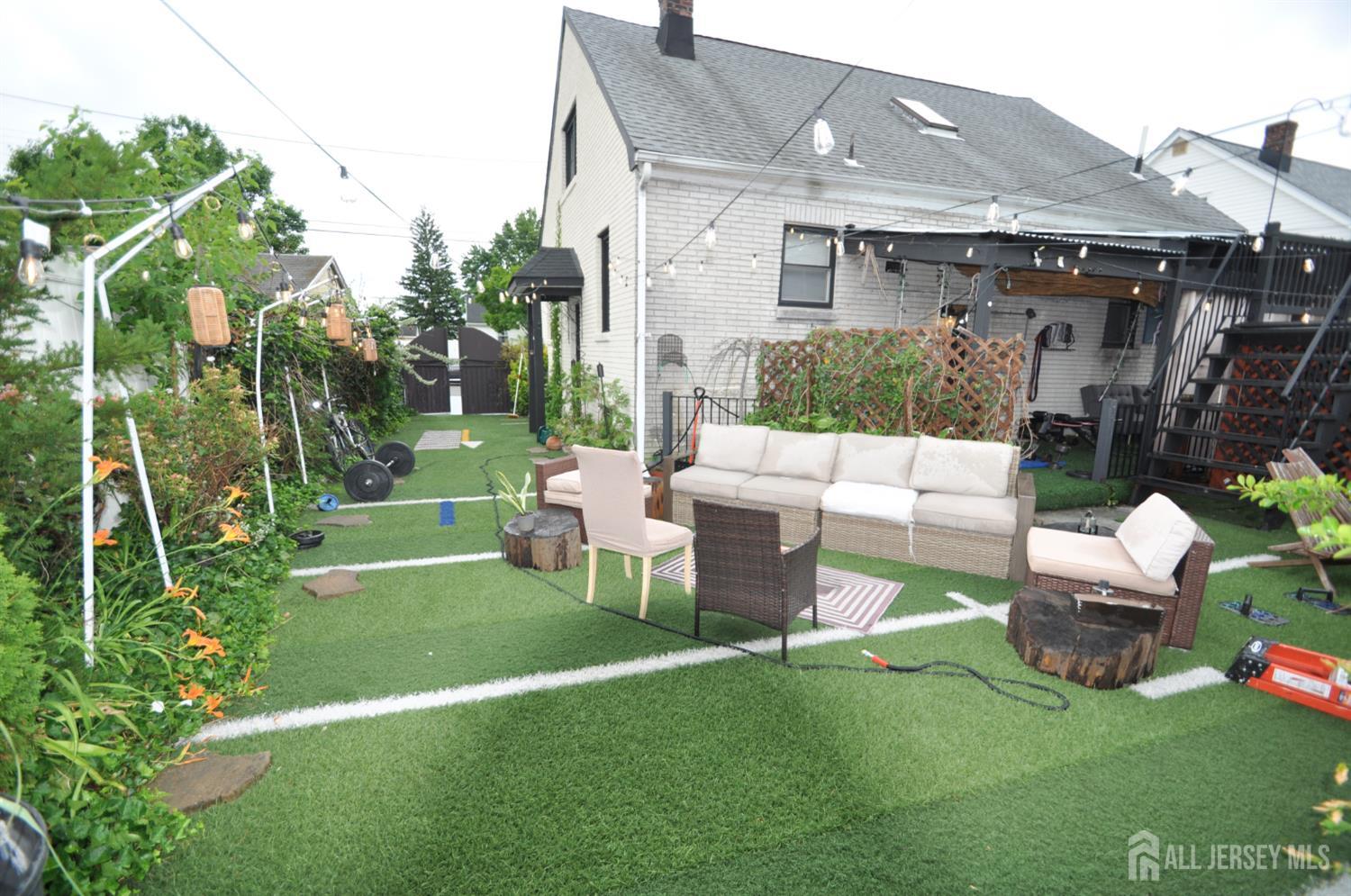 20 Maine Avenue Carteret NJ 07008