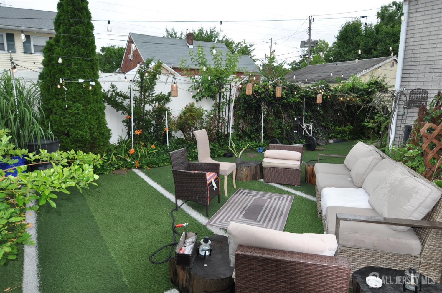 20 Maine Avenue Carteret NJ 07008