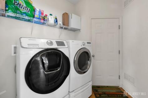 17 Carriage Way Barnegat NJ 08005