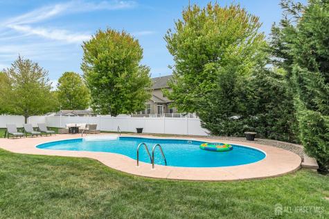 17 Carriage Way Barnegat NJ 08005
