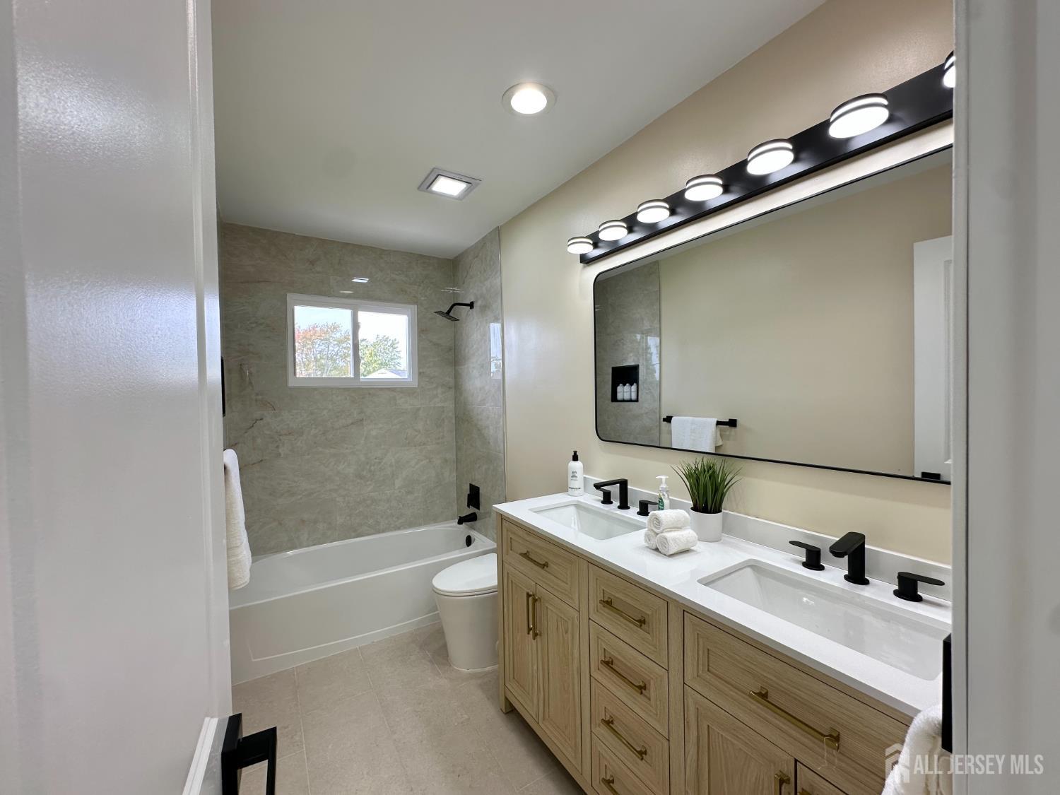 26 Miliken Road Colonia NJ 07067
