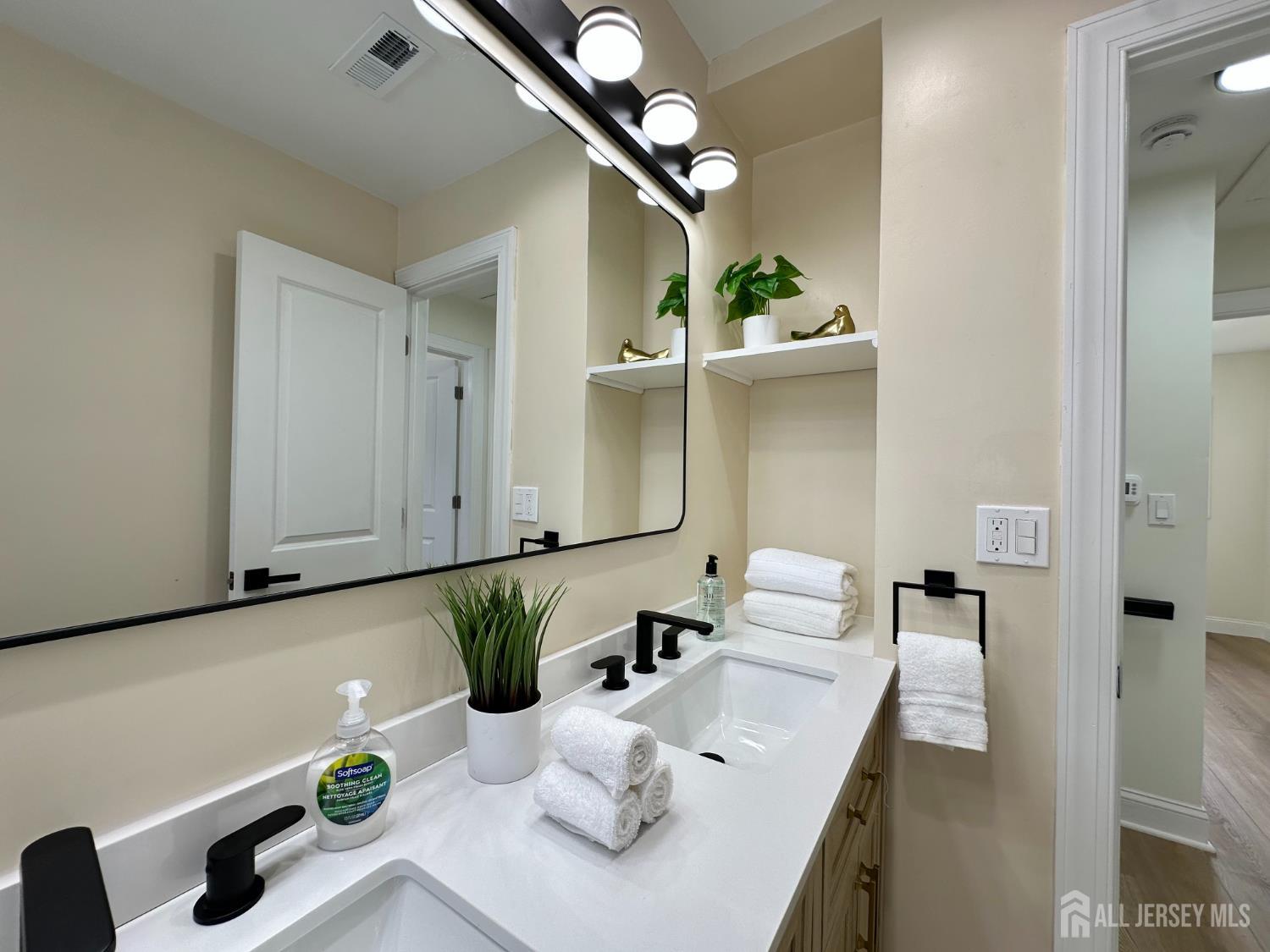 26 Miliken Road Colonia NJ 07067