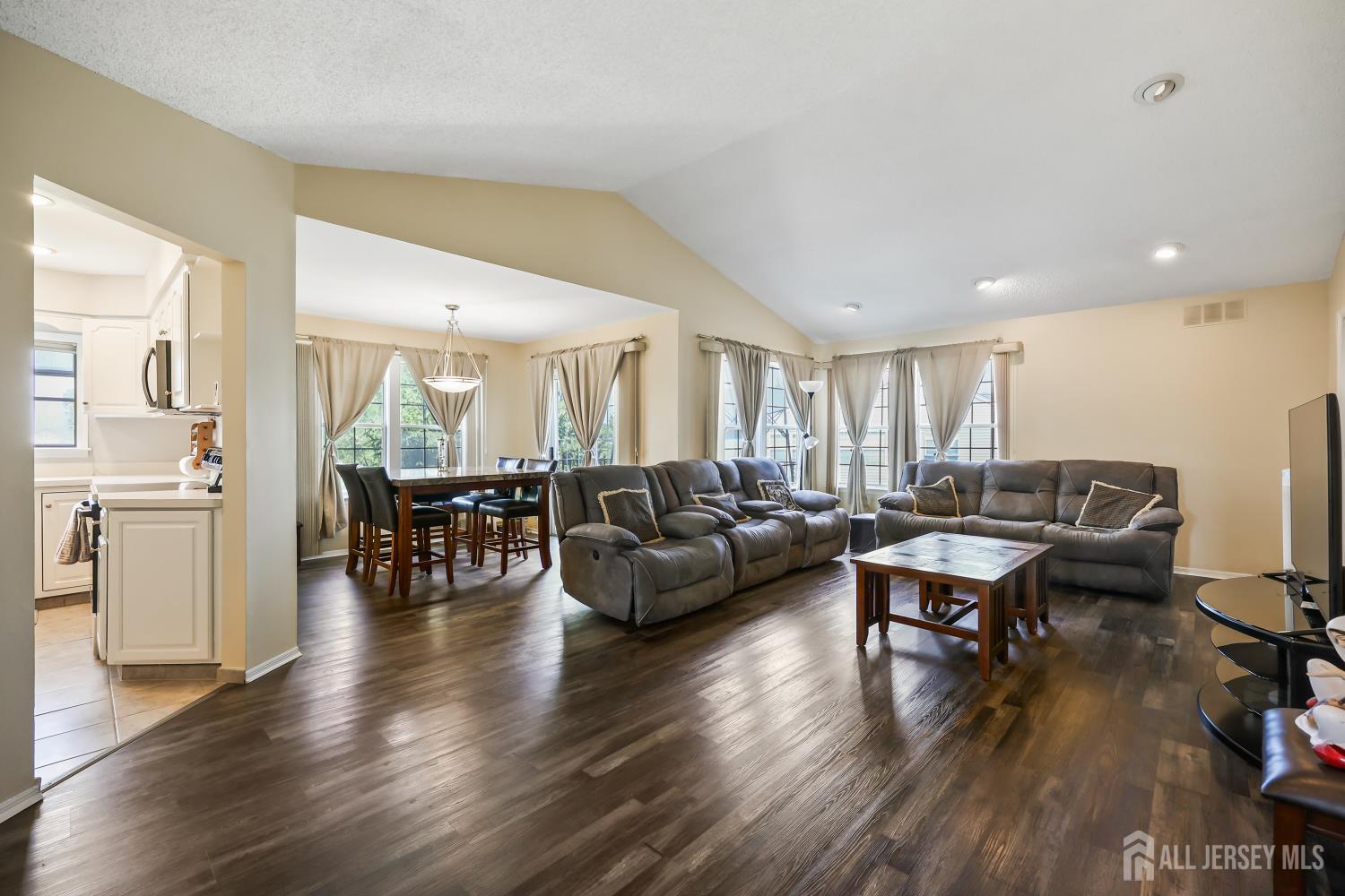 2 John Tyler Court Monroe NJ 08831