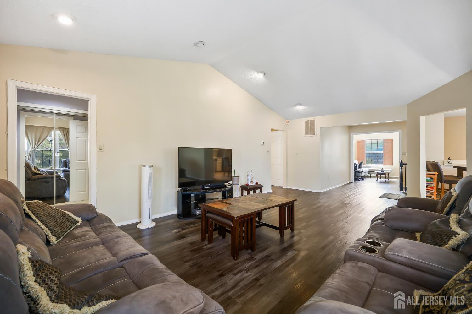2 John Tyler Court Monroe NJ 08831