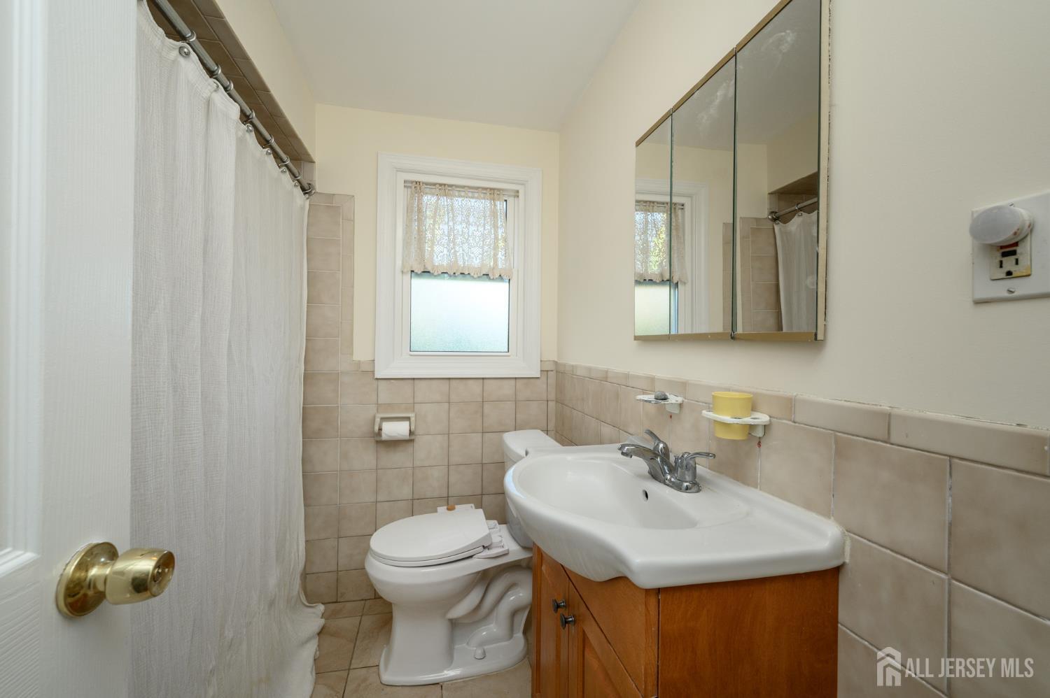 7 Libby Lane Iselin NJ 08830