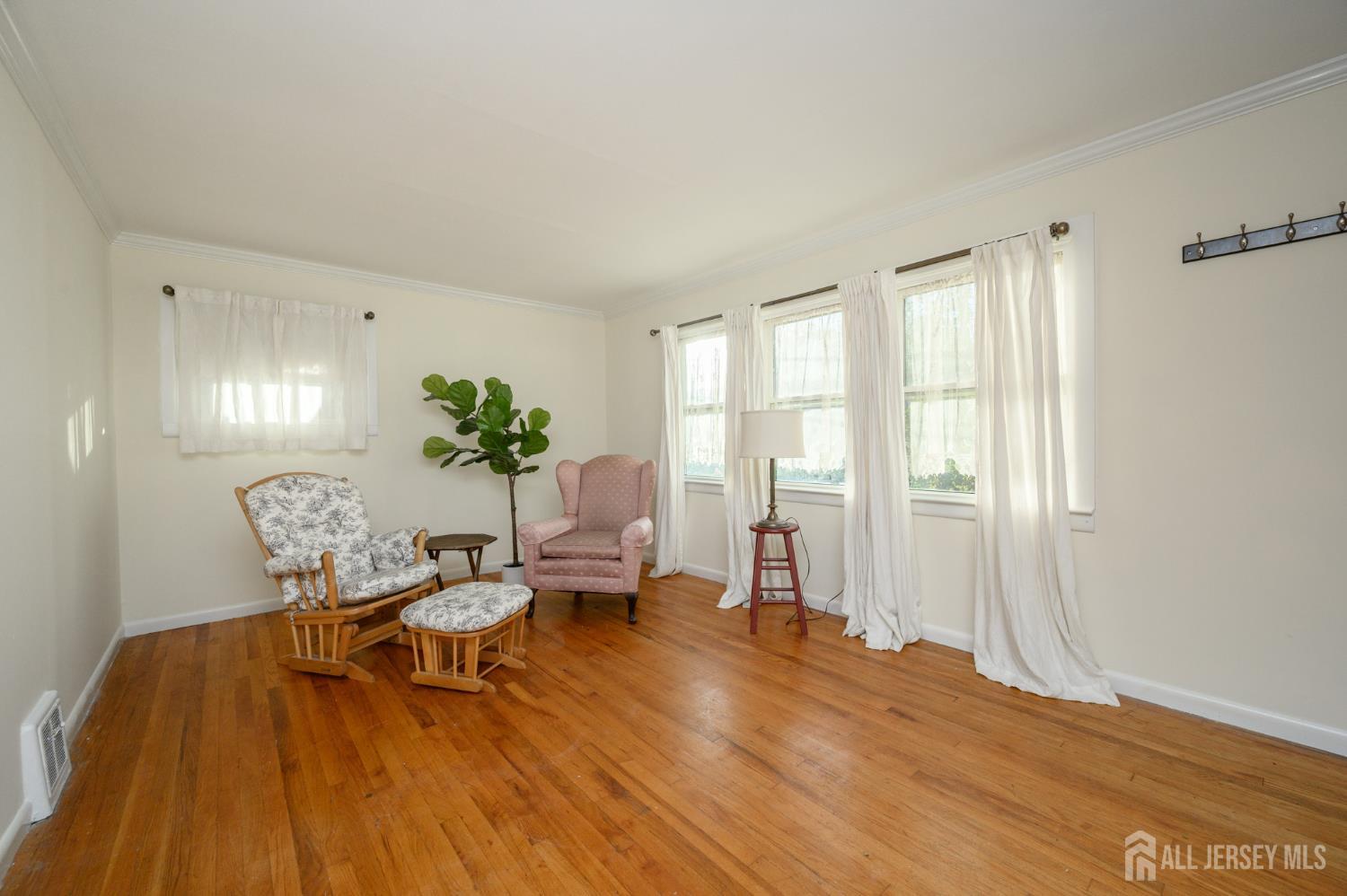 7 Libby Lane Iselin NJ 08830