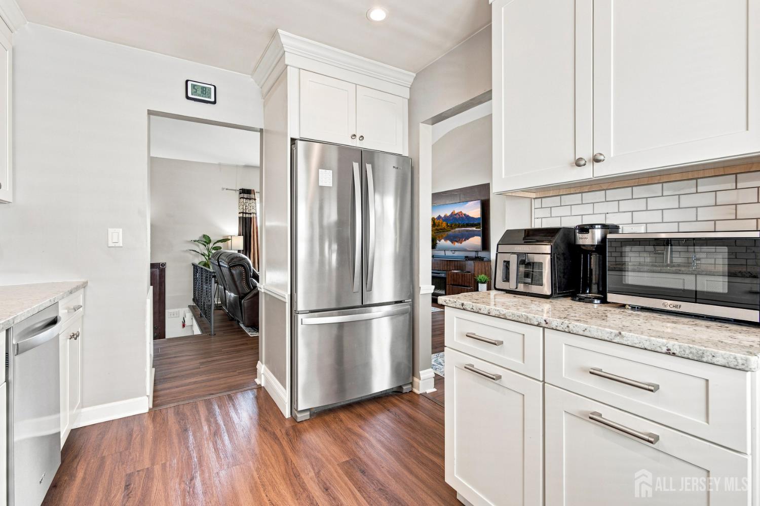 85 E Laurel Street Carteret NJ 07008