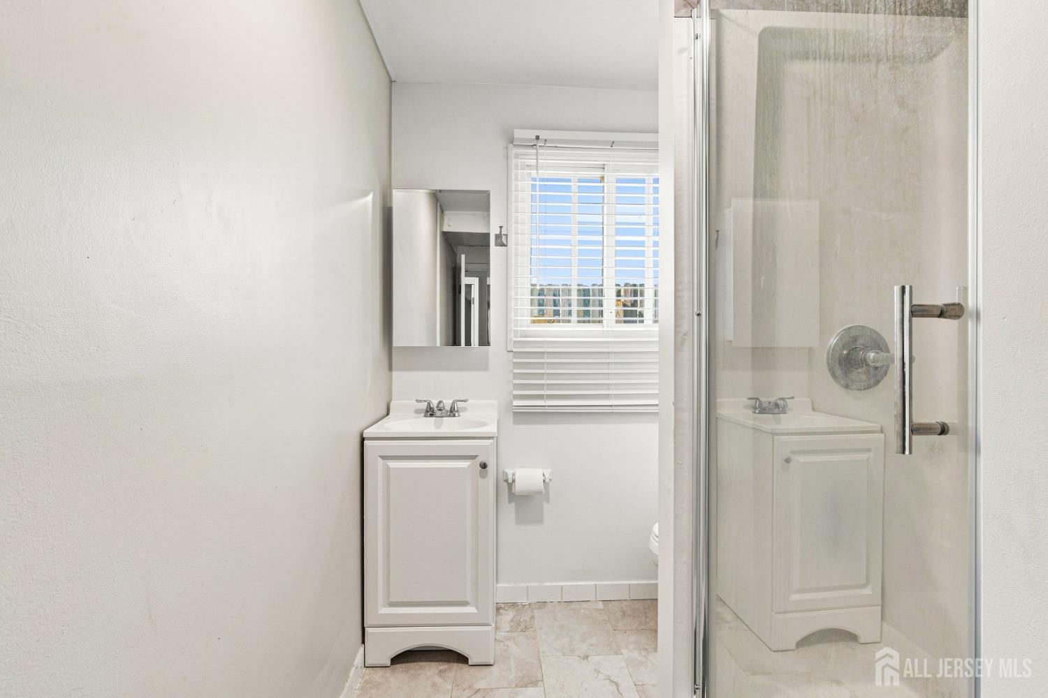 85 E Laurel Street Carteret NJ 07008