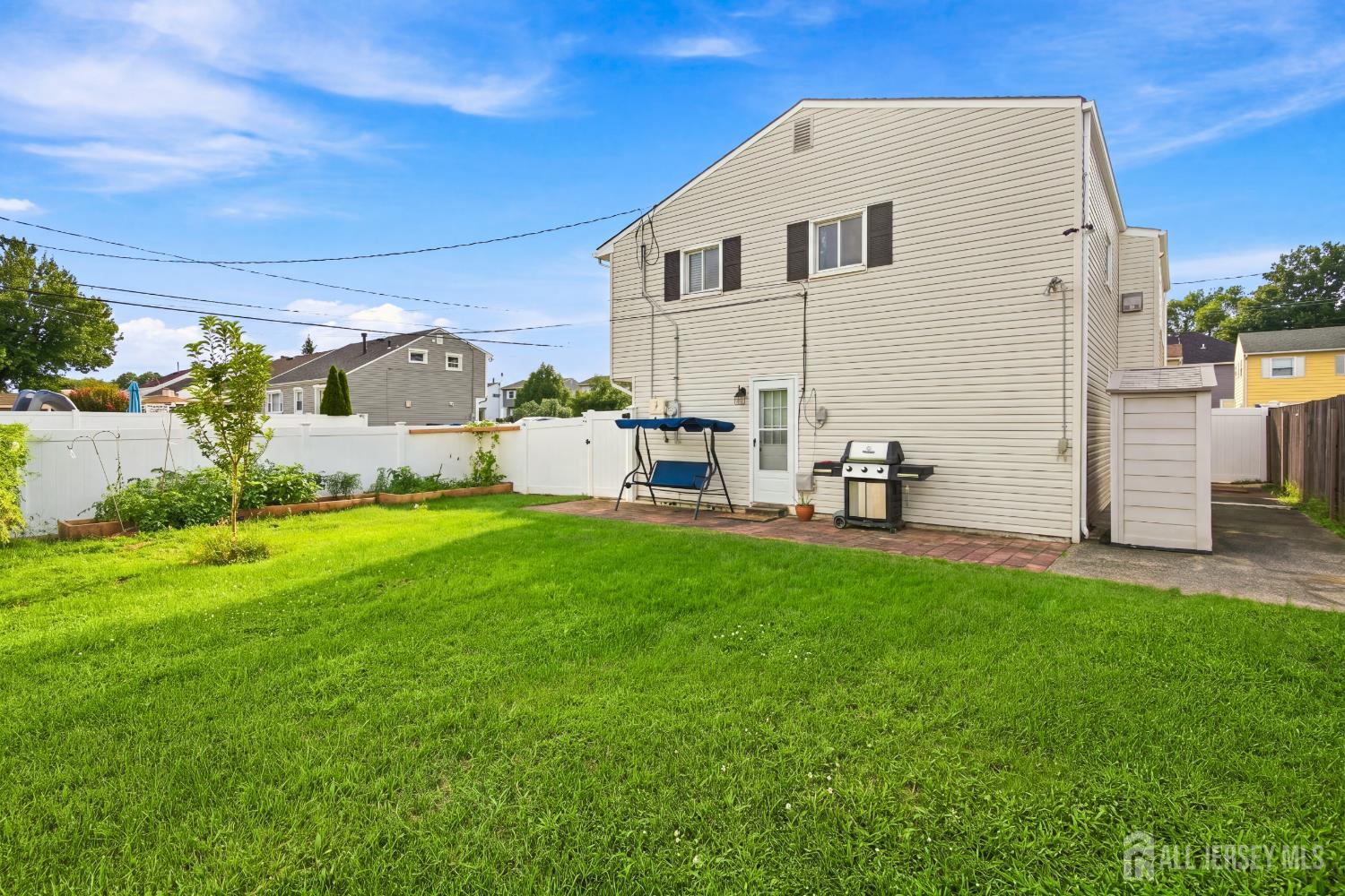 85 E Laurel Street Carteret NJ 07008