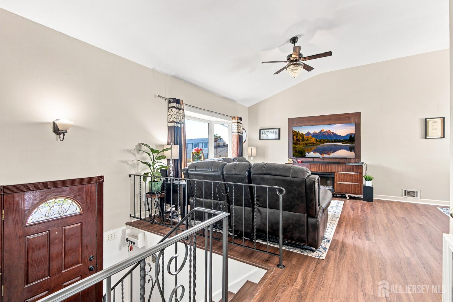 85 E Laurel Street Carteret NJ 07008