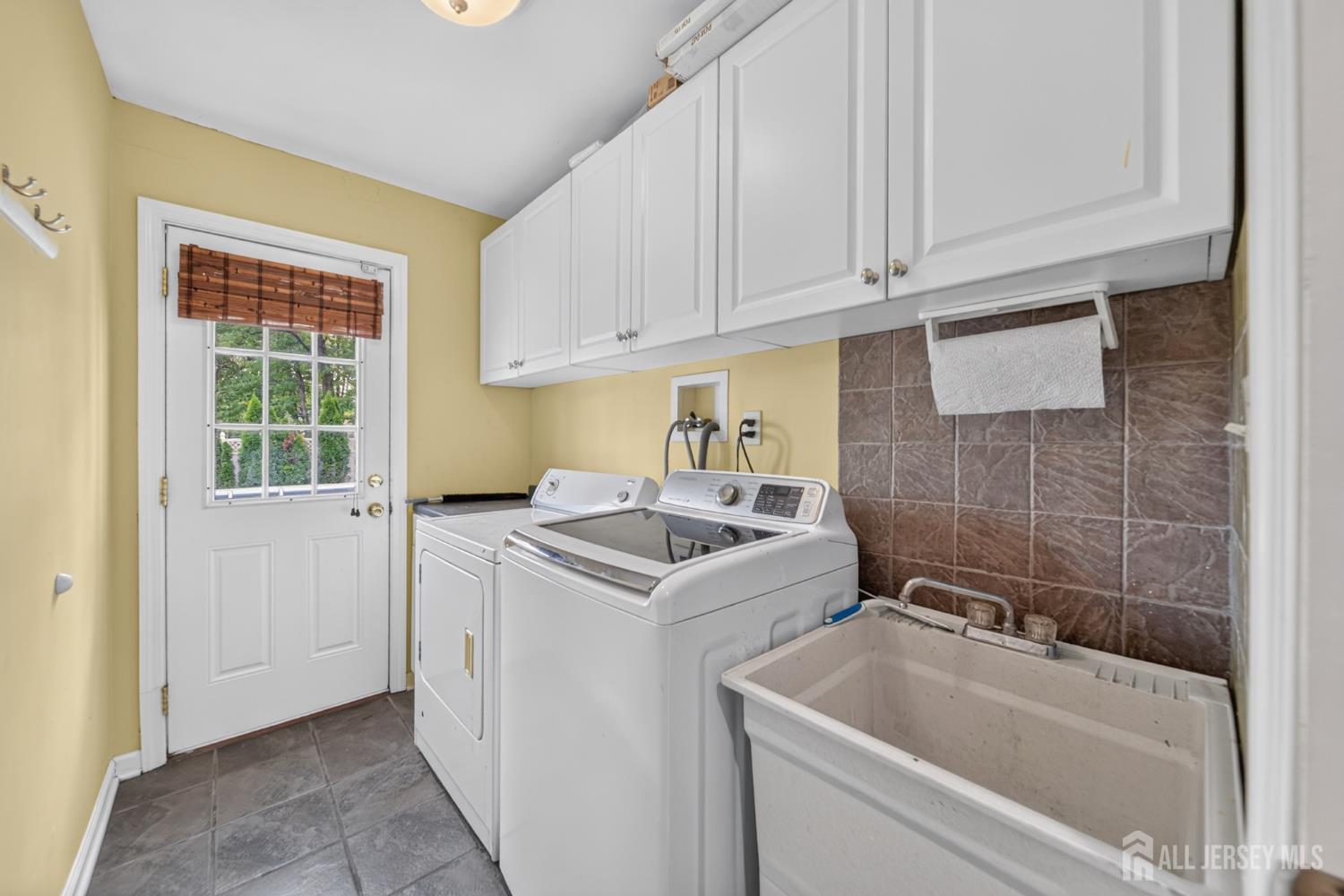 9 Nightingale Street Edison NJ 08820