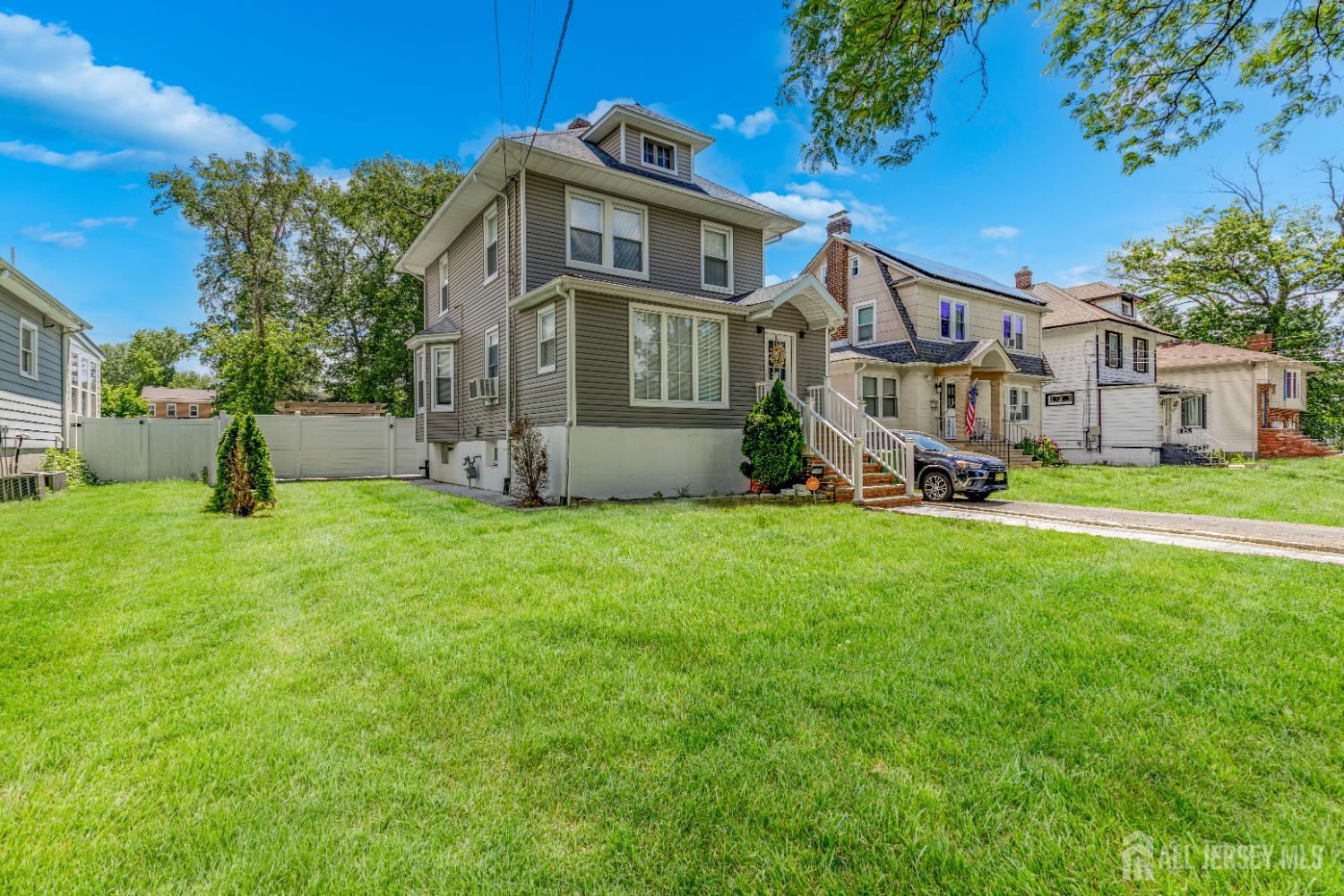 245 W 3 Avenue Roselle NJ 07203