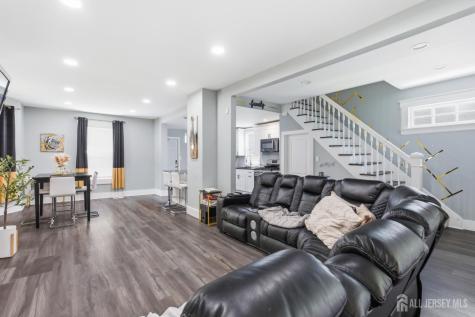 245 W 3 Avenue Roselle NJ 07203