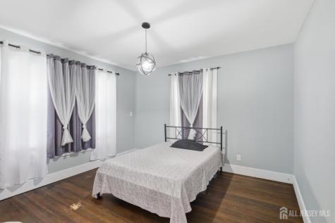 245 W 3 Avenue Roselle NJ 07203