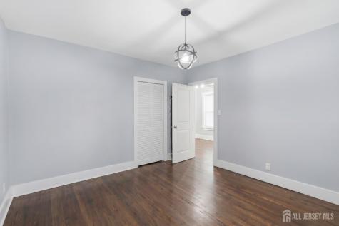 245 W 3 Avenue Roselle NJ 07203