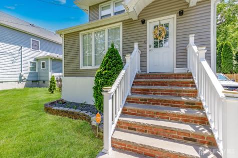 245 W 3 Avenue Roselle NJ 07203