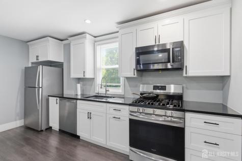 245 W 3 Avenue Roselle NJ 07203