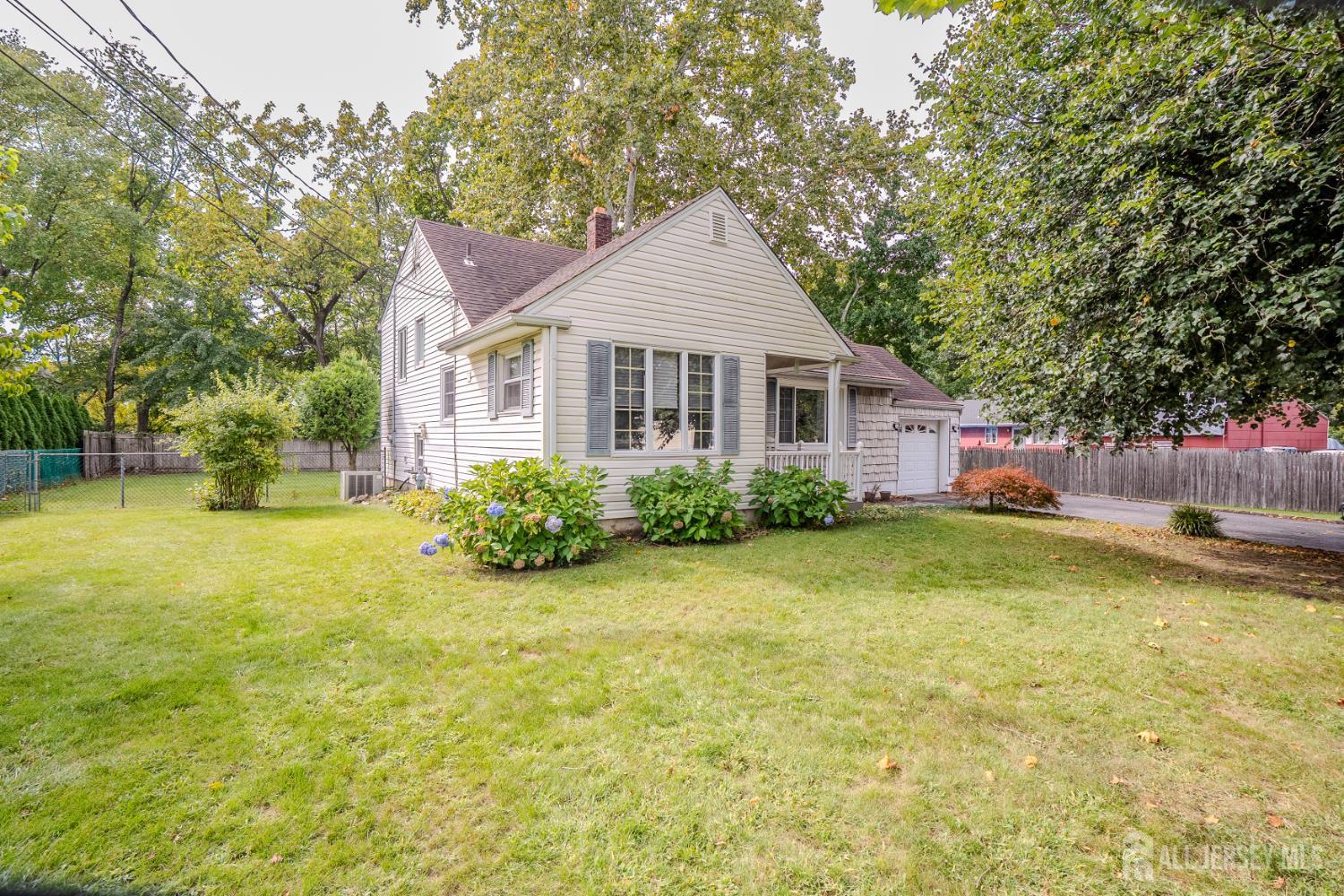 499 Old Stage Road Spotswood NJ 08884