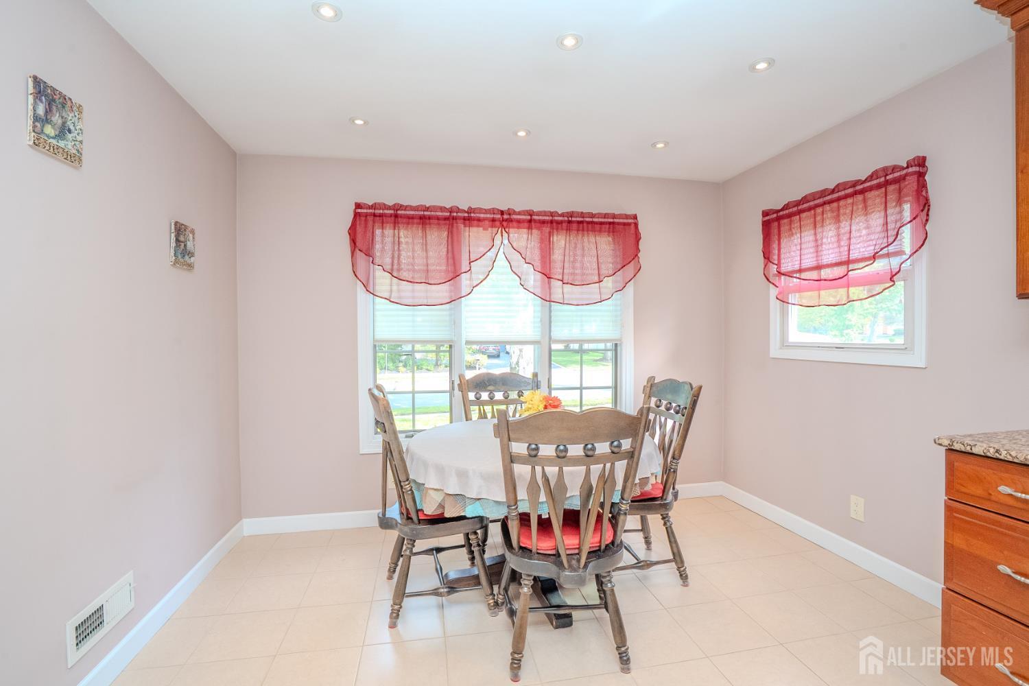 499 Old Stage Road Spotswood NJ 08884