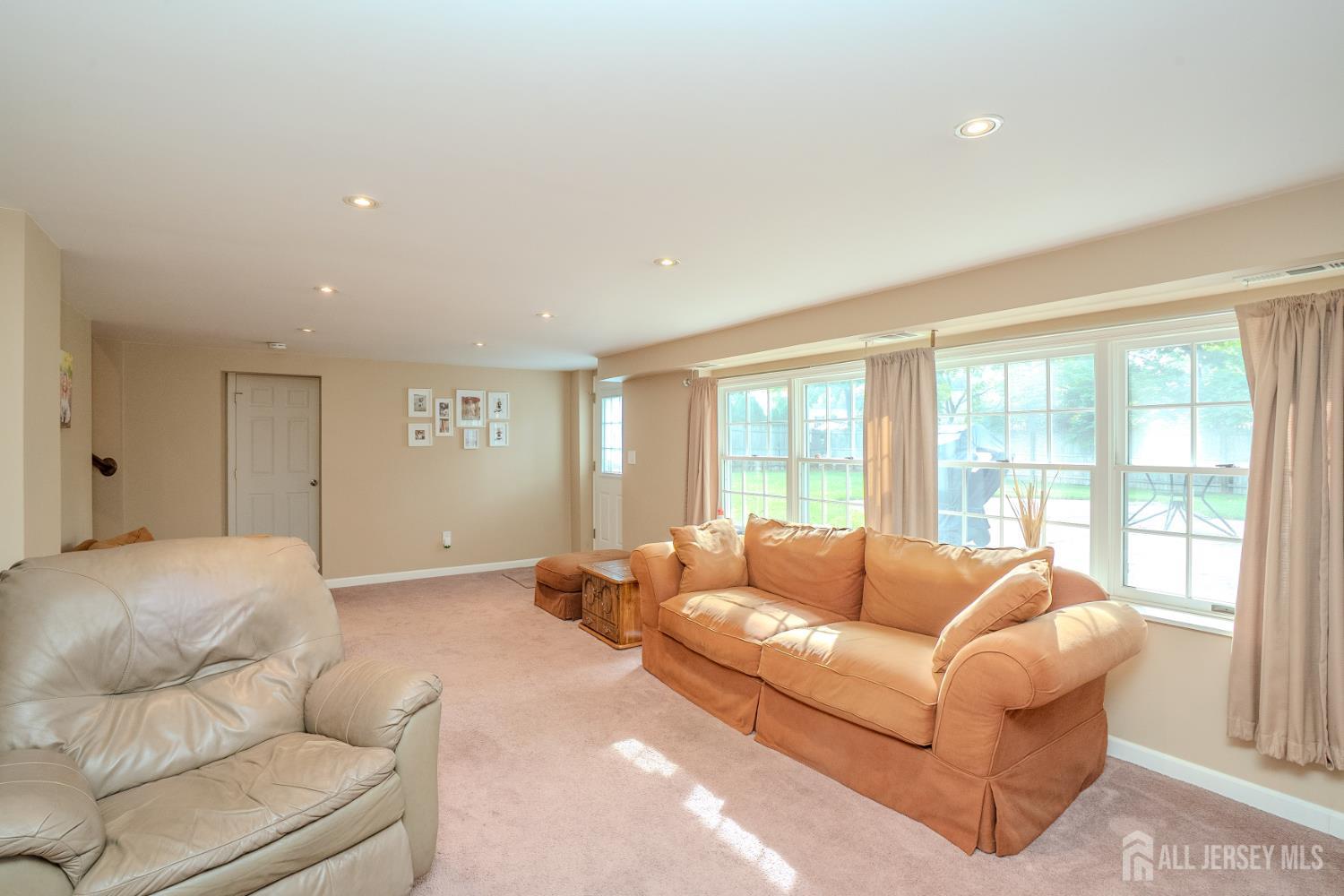 499 Old Stage Road Spotswood NJ 08884