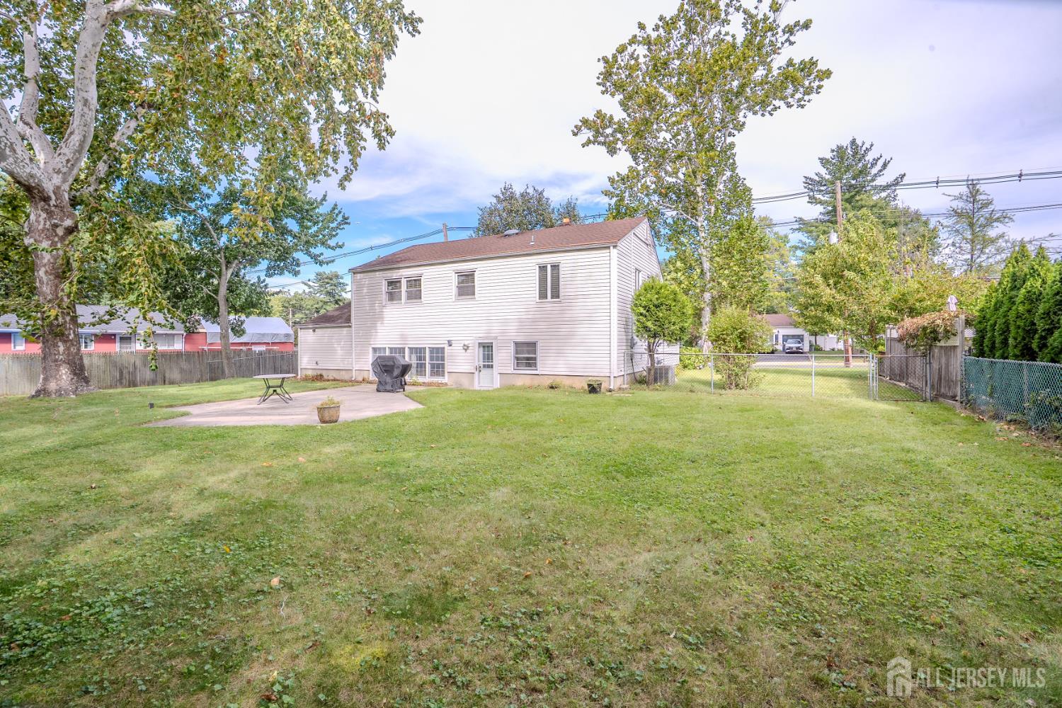 499 Old Stage Road Spotswood NJ 08884