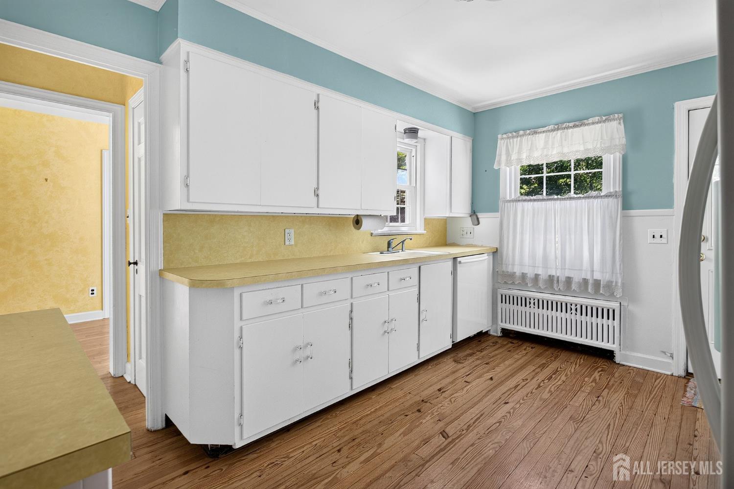 31 Warwick Road Colonia NJ 07067