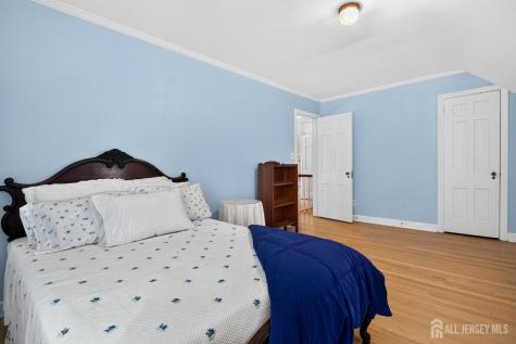 31 Warwick Road Colonia NJ 07067