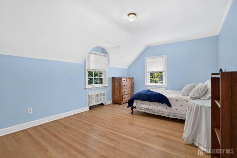 31 Warwick Road Colonia NJ 07067