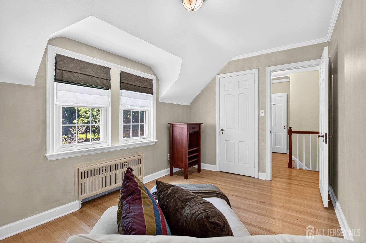 31 Warwick Road Colonia NJ 07067