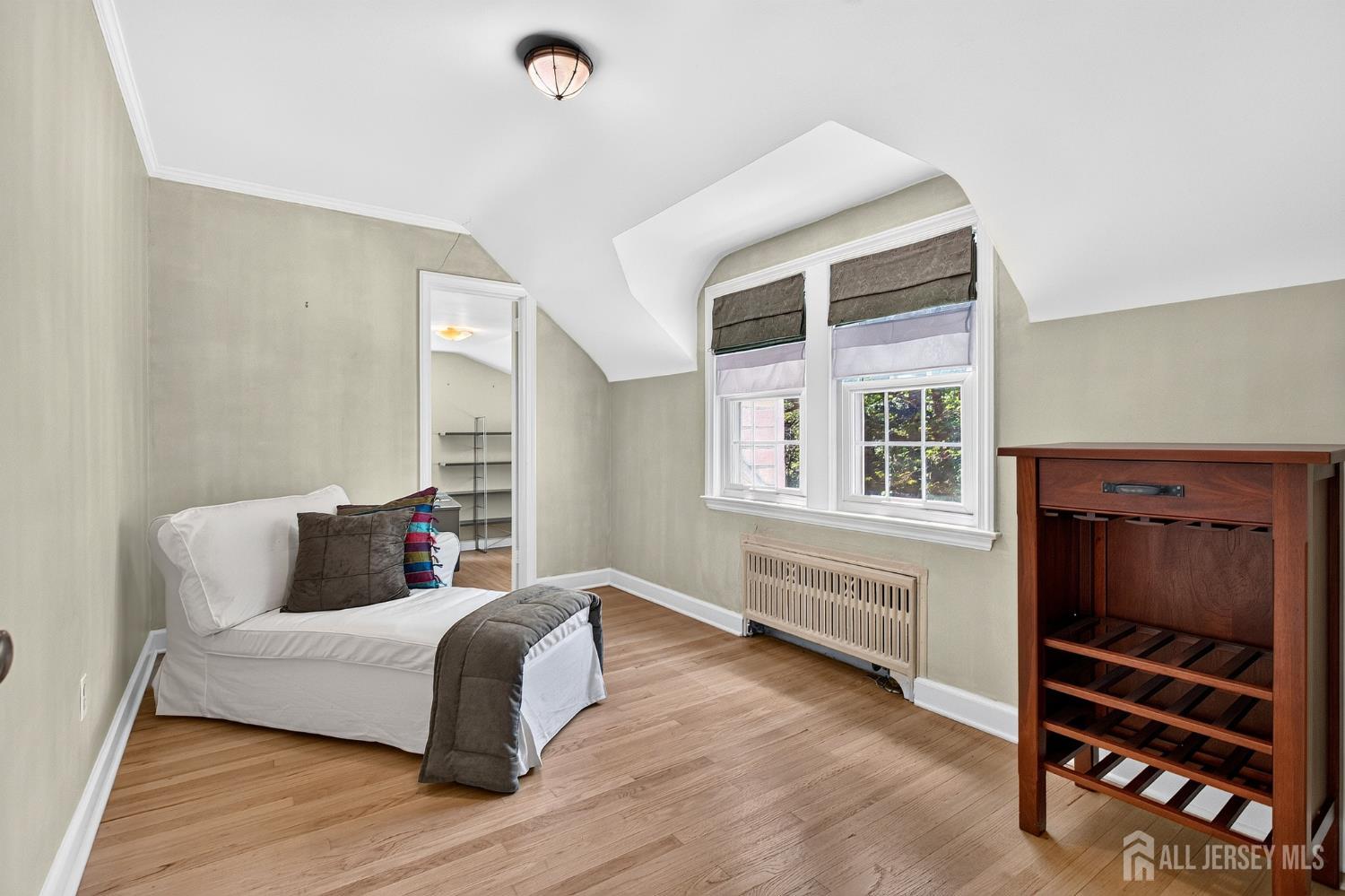 31 Warwick Road Colonia NJ 07067