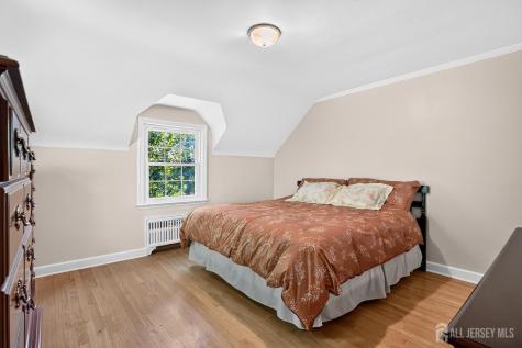 31 Warwick Road Colonia NJ 07067